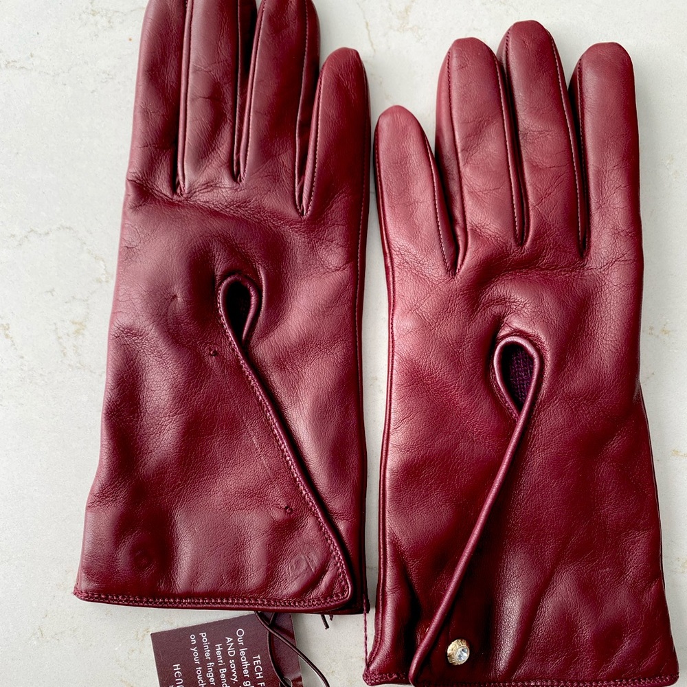 New with tags size 7 henri bendel maroon gloves!